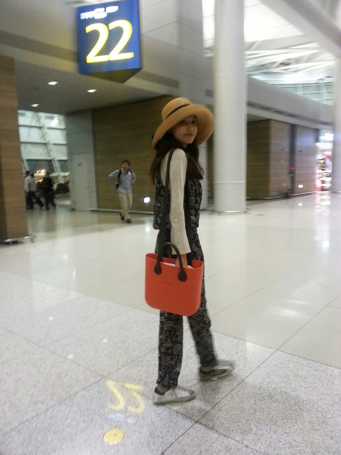 [PIC][24-09-2013]SooYoung xuất hiên tại sân bay để tận hưởng kì nghỉ cùng gia đình vào chiều nay 257C3438523FD79A28A266